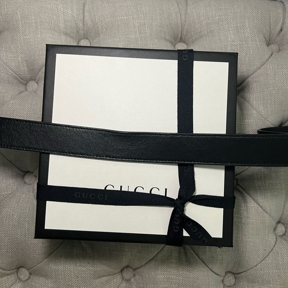 SOLD Gucci Marmont Leather Belt with Shiny Buckle - Size 70 (US 24) - Picture 8 of 11